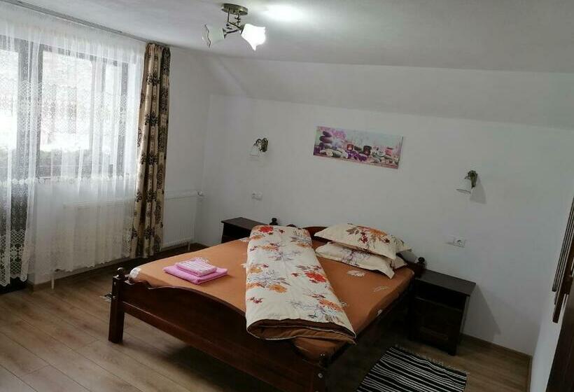 Номер Стандарт с Балконом, Cabana Inima Munților