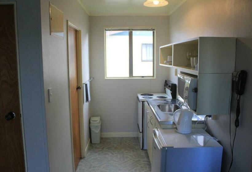Апартаменты 1 Спальня, Coronation Court Motel