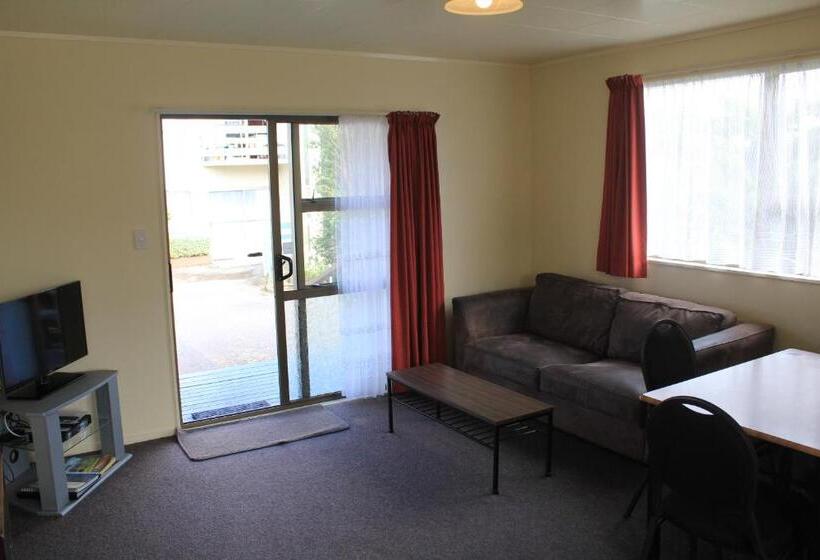 Апартаменты 2 Спальни, Coronation Court Motel