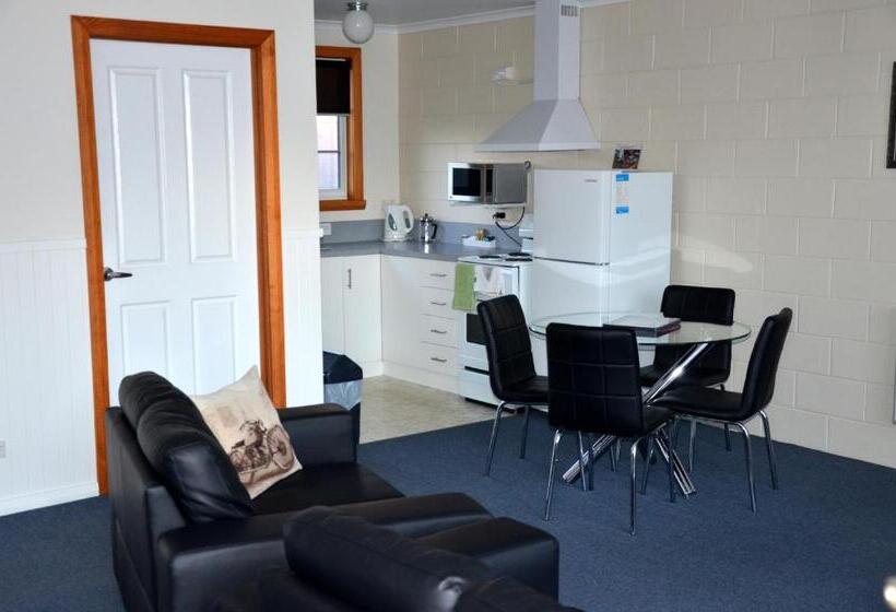 Апартаменты 2 Спальни, Castaway Holiday Apartments