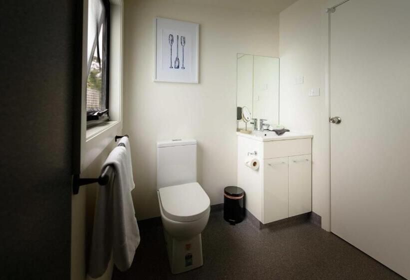 Escritório Estándar, Georges Bay Apartments