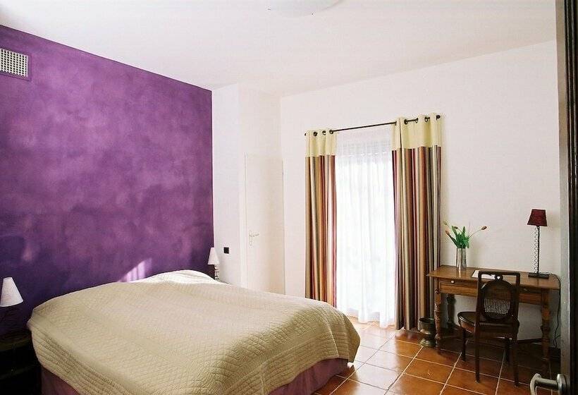 Номер Стандарт, La Fauvelle