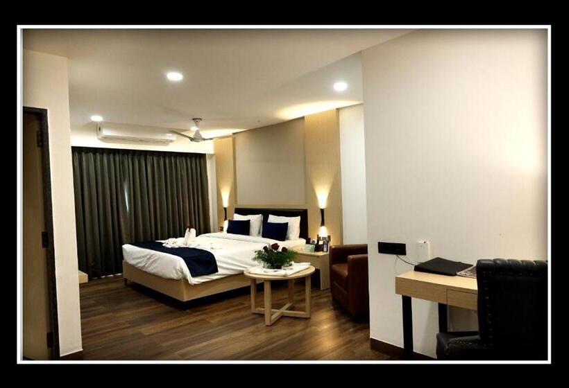 Номер Deluxe, Sri Sri Sri Excellency