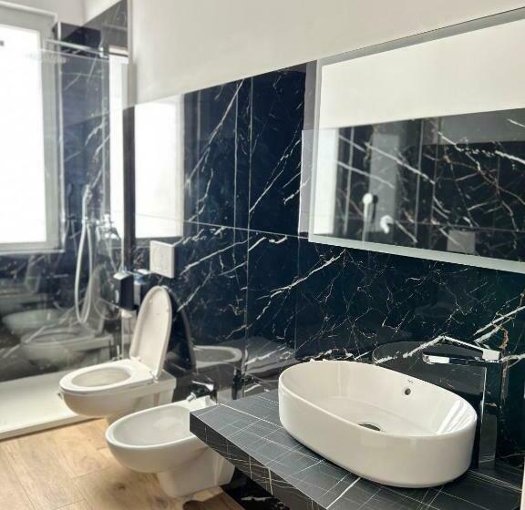 اتاق استاندارد با وان آب گرم, Pietramare Luxury Suites By Rentbeat