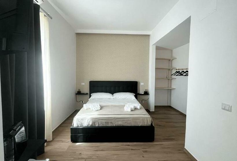اتاق استاندارد با چشم‌انداز باغ, Pietramare Luxury Suites By Rentbeat
