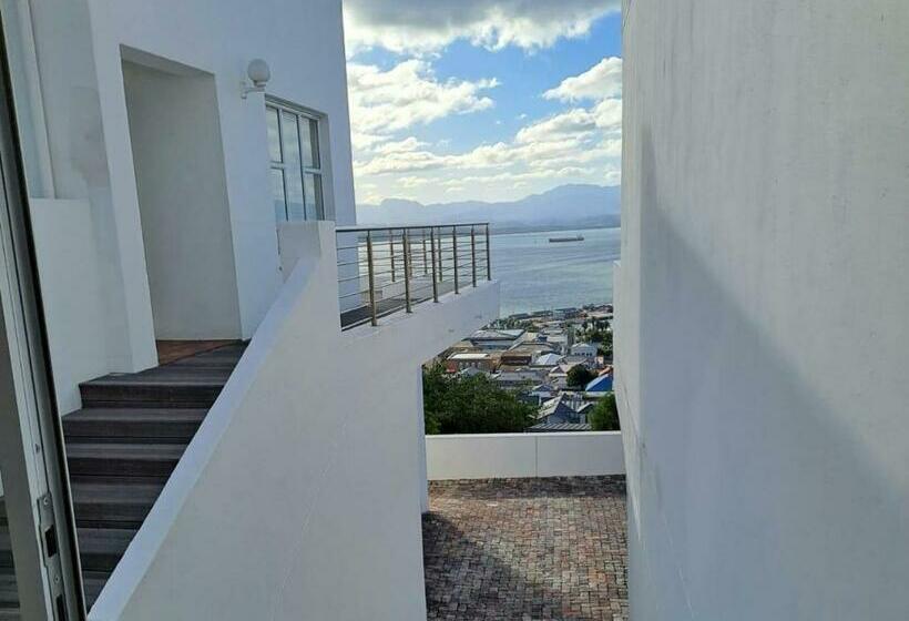 سوییت لوکس, Ana S Place Apartments