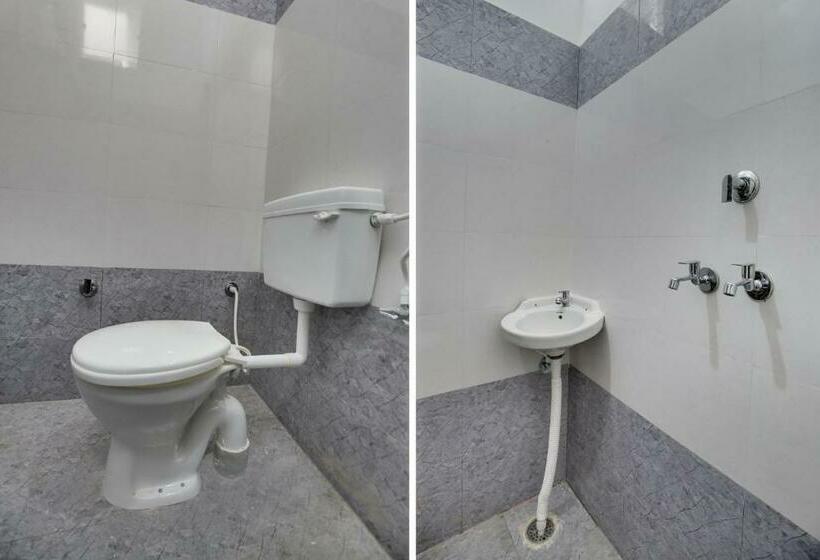 اتاق کلاسیک سه تخته, Spot On Ekam Guest House