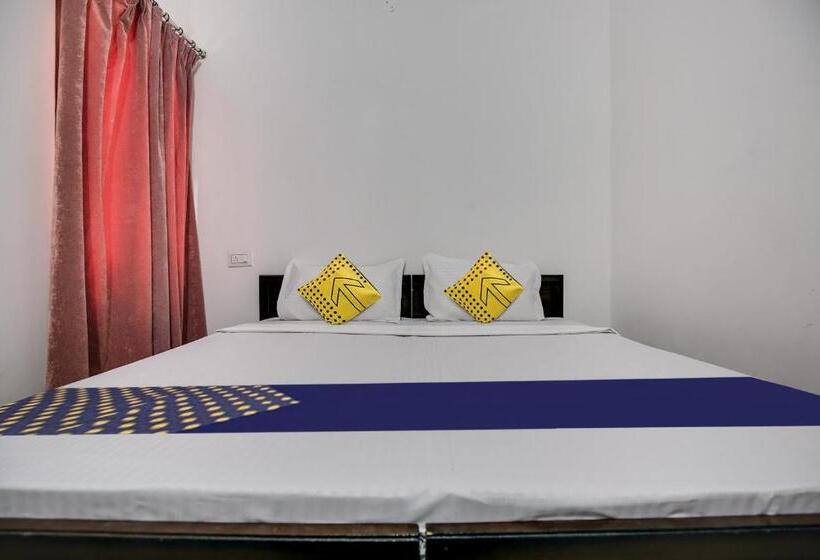 اتاق کلاسیک سه تخته, Spot On Ekam Guest House