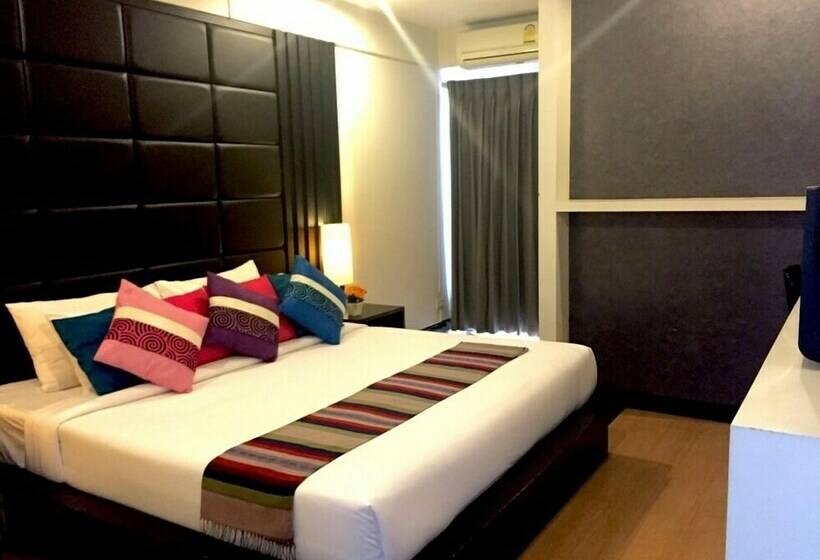 Номер Deluxe, Charoenchit House