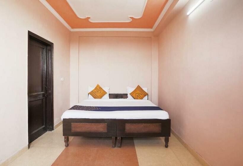 Трехместный Номер Классика, Spot On 75328 Sanrac Residency