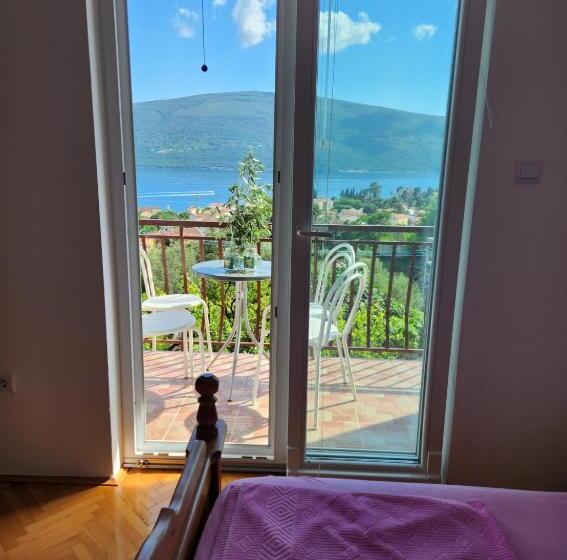 سوئیت با تخت بزرگ, Sunrise Apartments Baošići