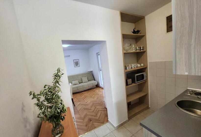 سوئیت با تخت بزرگ, Sunrise Apartments Baošići