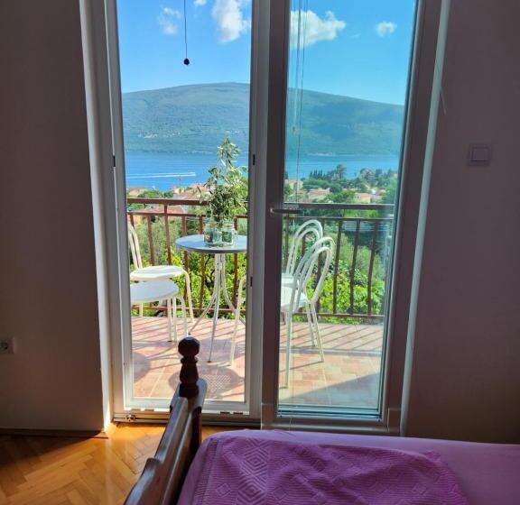 سوئیت با تخت بزرگ, Sunrise Apartments Baošići