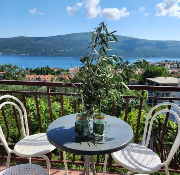 سوئیت با تخت بزرگ, Sunrise Apartments Baošići
