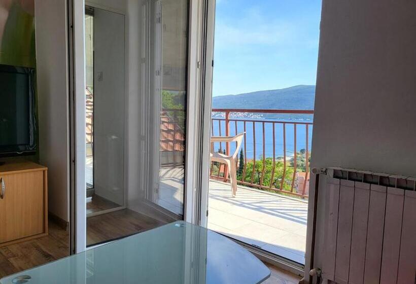 آپارتمان 1 خوابه با چشم‌انداز دریا, Sunrise Apartments Baošići