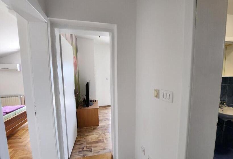 آپارتمان 1 خوابه با چشم‌انداز دریا, Sunrise Apartments Baošići
