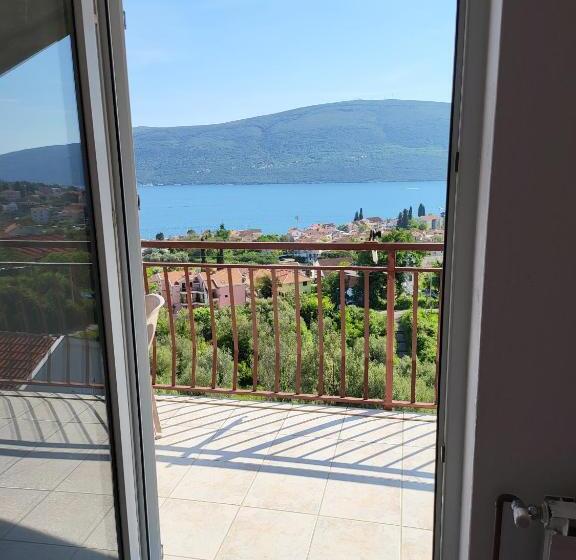 آپارتمان 1 خوابه با چشم‌انداز دریا, Sunrise Apartments Baošići