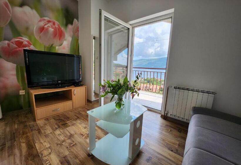 آپارتمان 1 خوابه با چشم‌انداز دریا, Sunrise Apartments Baošići