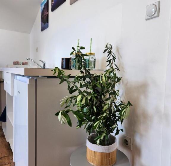آپارتمان 1 خوابه با چشم‌انداز دریا, Sunrise Apartments Baošići