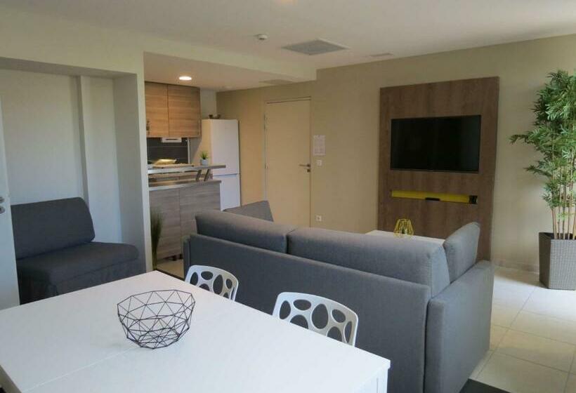 Апартаменты 1 Спальня с Террасой, Best Western Hotelio Montpellier Sud