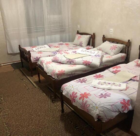 اتاق استاندارد سه نفره, Nikea Paradiso