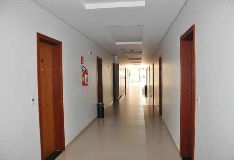수피리어 자쿠지 룸, Guines Palace
