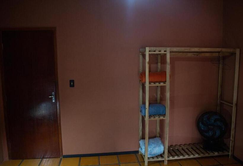 اتاق استاندارد چهار تخته, Sagui Hostel