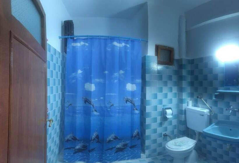 Economy Quadruple Room, Ozyel