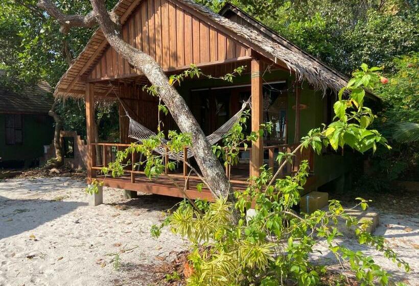 بانگلوی استاندارد با چشم‌انداز دریا, Pp Land Beach Eco Resort