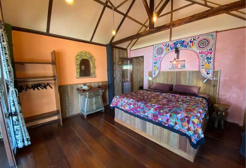 بانگلوی استاندارد, Pp Land Beach Eco Resort