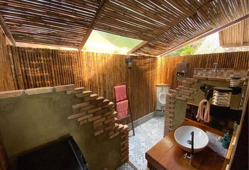 بانگلوی استاندارد, Pp Land Beach Eco Resort