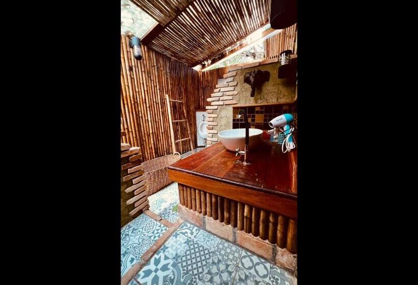 بانگلوی استاندارد, Pp Land Beach Eco Resort