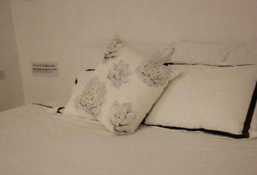 Номер Стандарт Трехместный, 1715 House & Caff Resort, Phuket