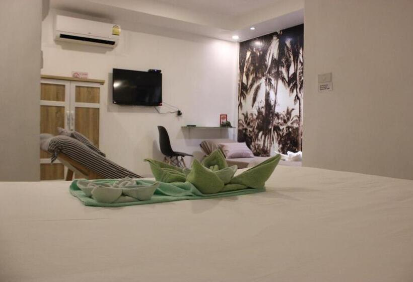 Номер Стандарт Трехместный, 1715 House & Caff Resort, Phuket