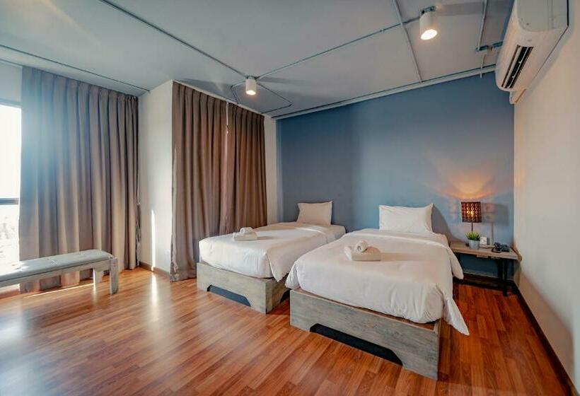 اتاق لوکس, See Also Jomtien