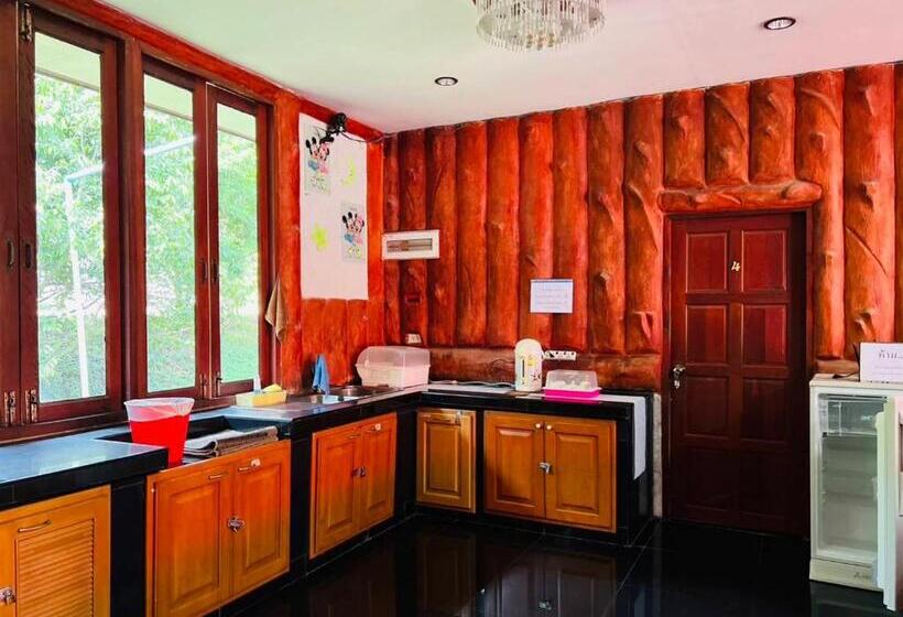 اتاق استاندارد, Baan Chuthamanee