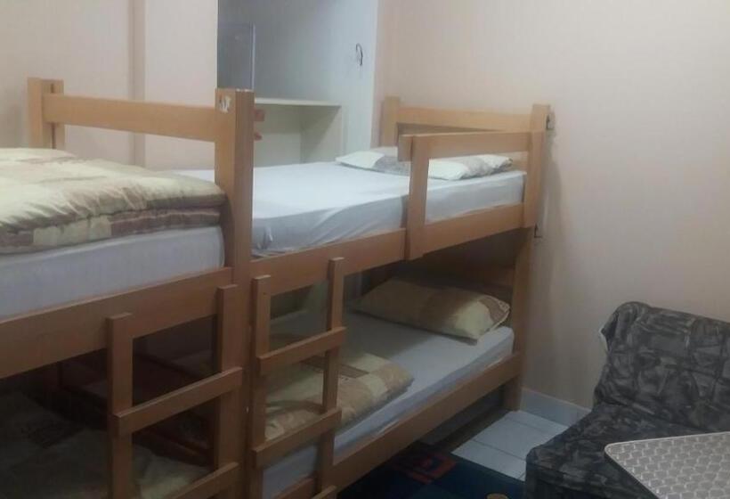 اتاق اکونومی, Hostel 021