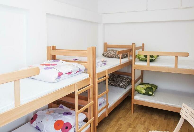 اتاق استاندارد چهار تخته, Hostel Jellostone