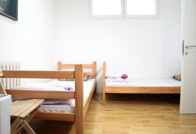 اتاق استاندارد چهار تخته, Hostel Jellostone