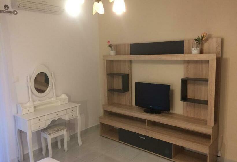Люкс 2 Спальни, Diaporos