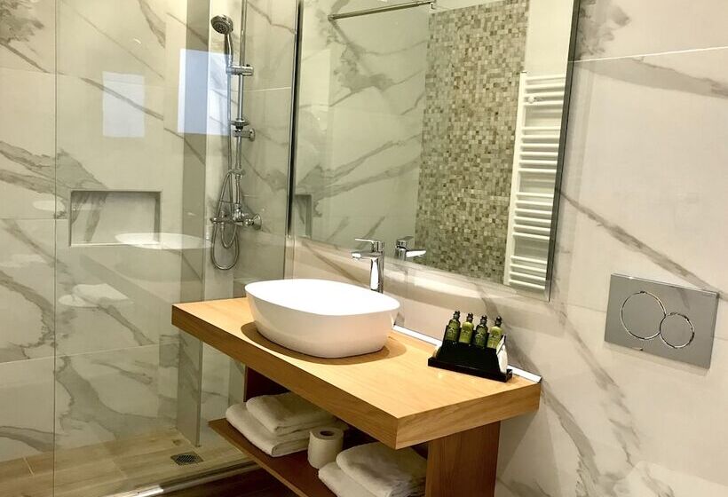 Полулюкс, Finday Eco Boutique