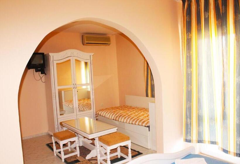 Апартаменты 2 Спальни Вид на Море, Family Hotel Paros 2