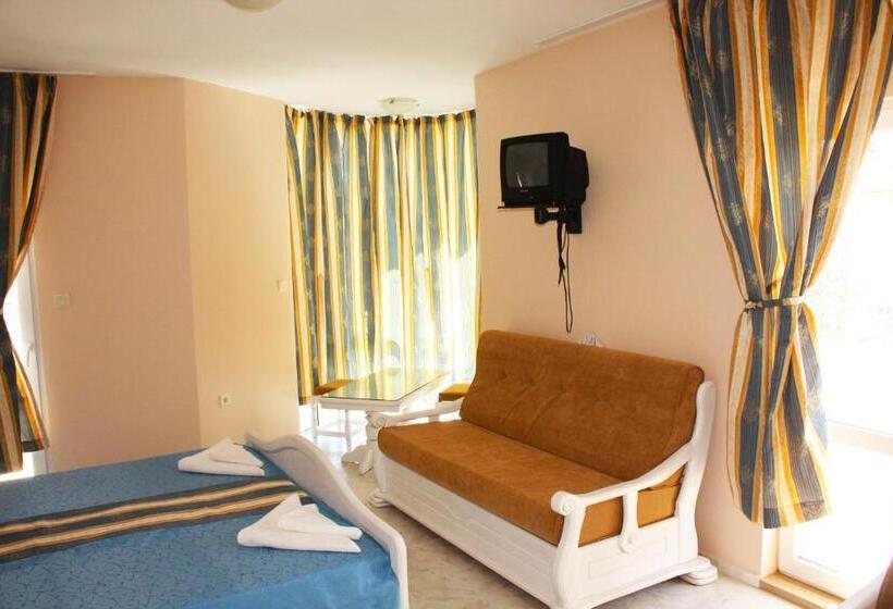 Студио Стандарт с Террасой, Family Hotel Paros 2