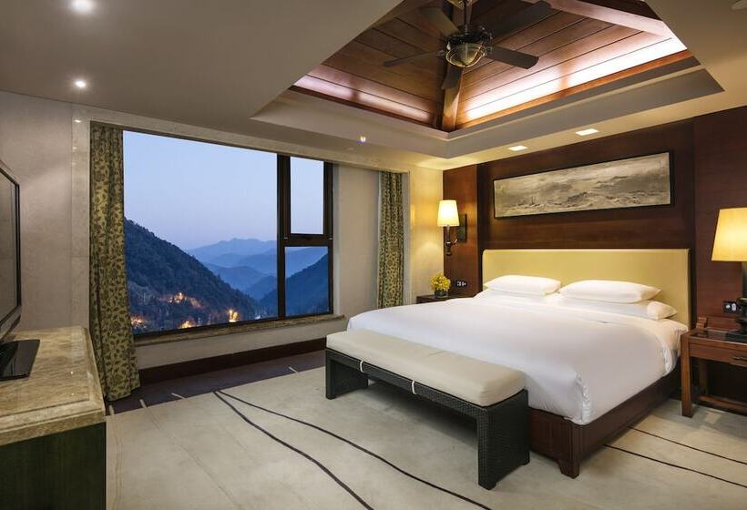 Люкс Премиум, Hilton Sanqingshan Resort