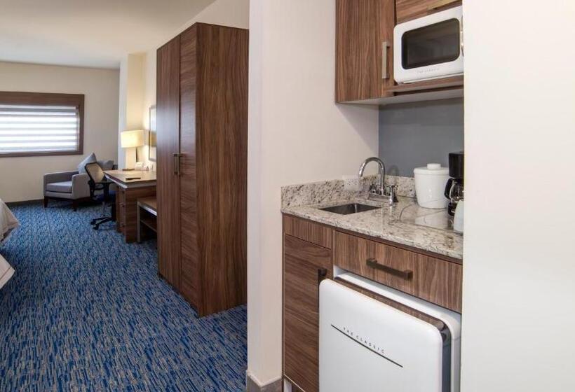 キングサイズベッドのスイートルーム, Holiday Inn Express & Suites   Ciudad Obregon, An Ihg