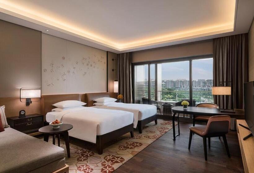 اتاق استاندارد با چشم‌انداز دریاچه, Hyatt Regency Xi'an