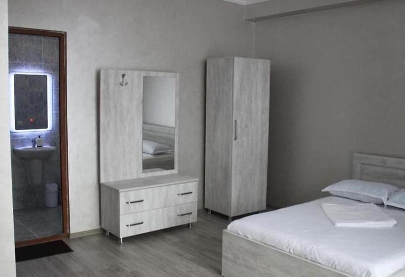 اتاق استاندارد چهار تخته, Rio Gonio