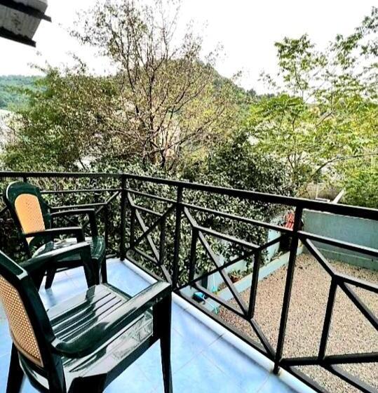 اتاق استاندارد سه نفره, Rio Gonio