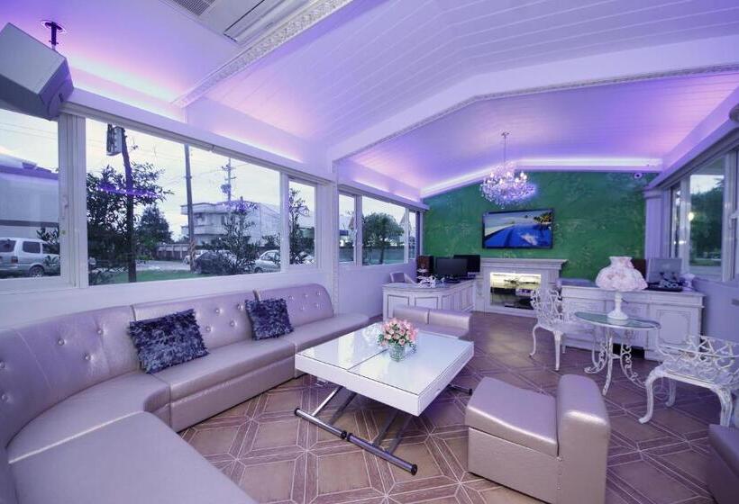 اتاق خانوادگی, Avica Homestay