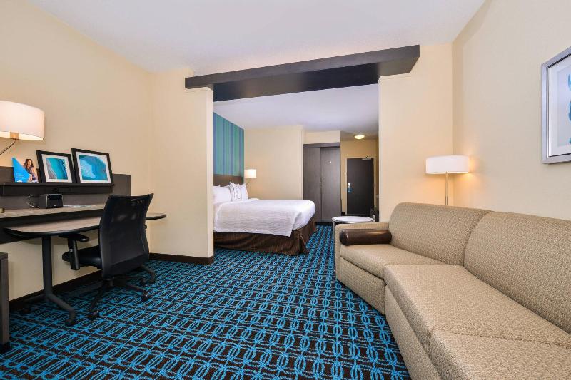 Люкс Кровать Кинг, Fairfield Inn & Suites By Marriott Raleigh Cary
